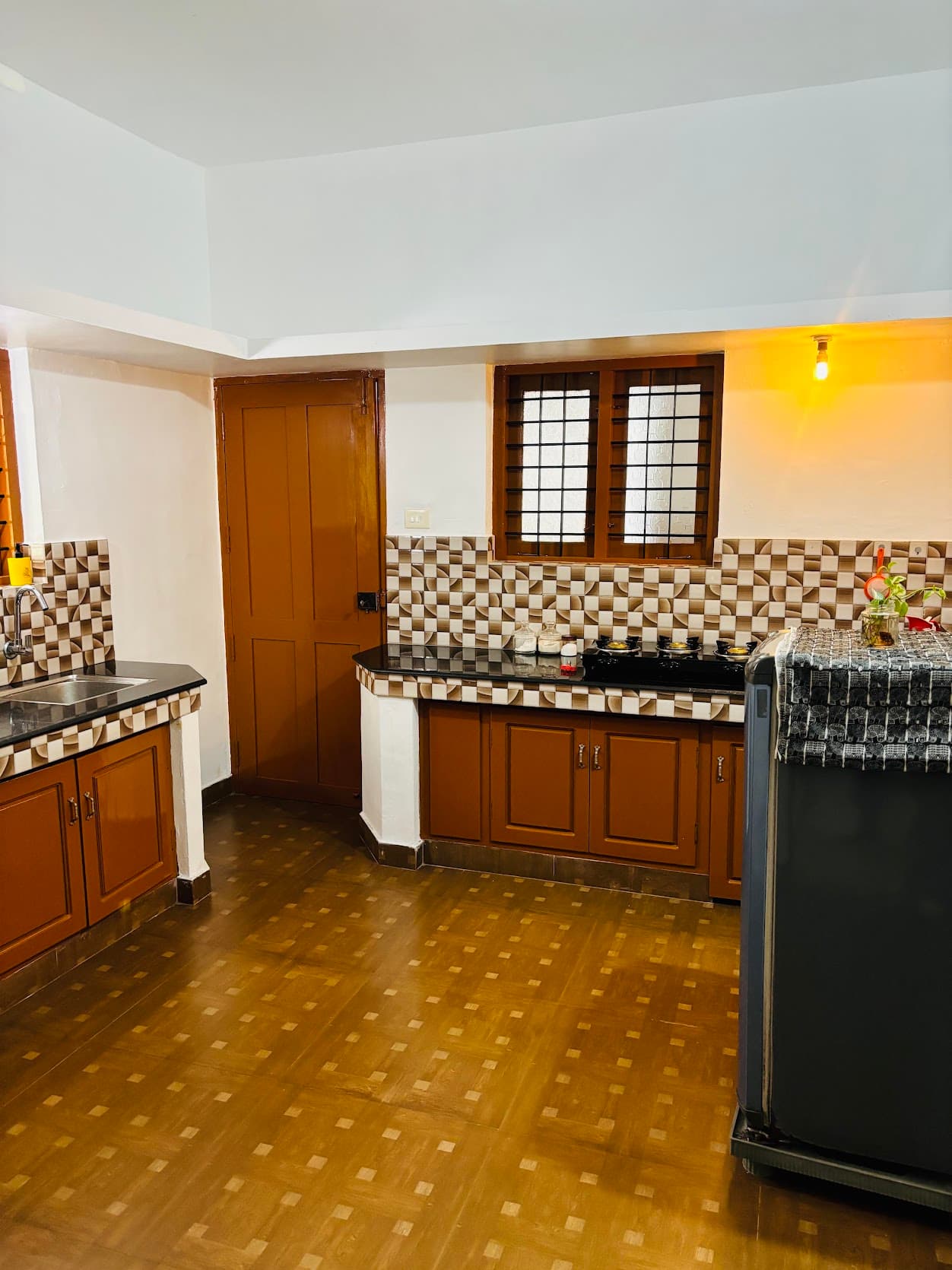 Property Detail Photo 6