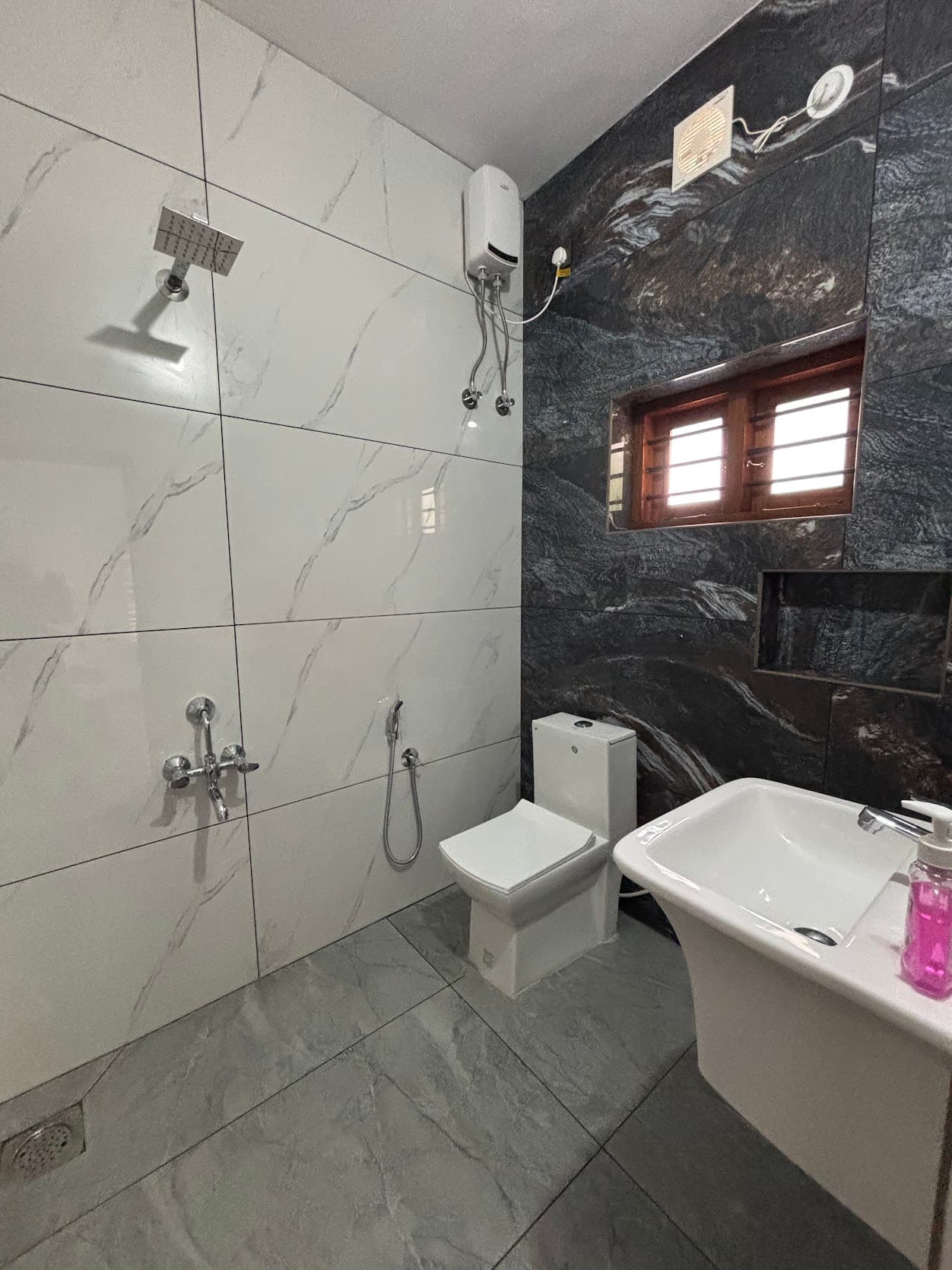Property Detail Photo 6